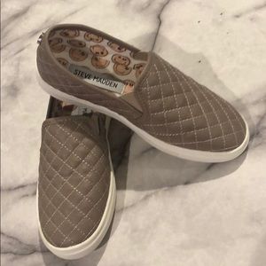 Steve Madden slip ons